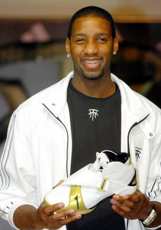 篮球中的心理博弈艺术（篮球赛场的心理较量之道）