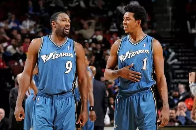 不容易！珀斯2-0麦克阿瑟，时隔1055天再取得澳超连胜（艰难重启！珀斯2-0麦克阿瑟，隔1055天再度收获澳超连胜）