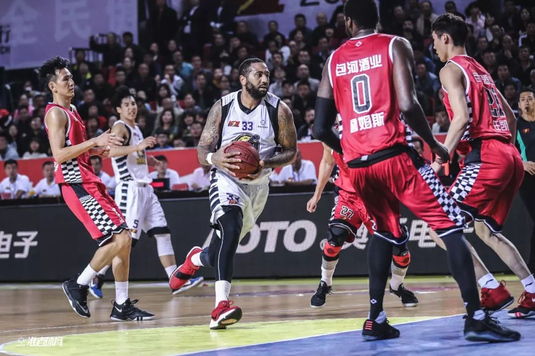 体坛：奥斯卡7月就查出心脏异常，他当时已想过要退役（体坛披露：奥斯卡7月被查出心脏异常，当时已考虑退役）